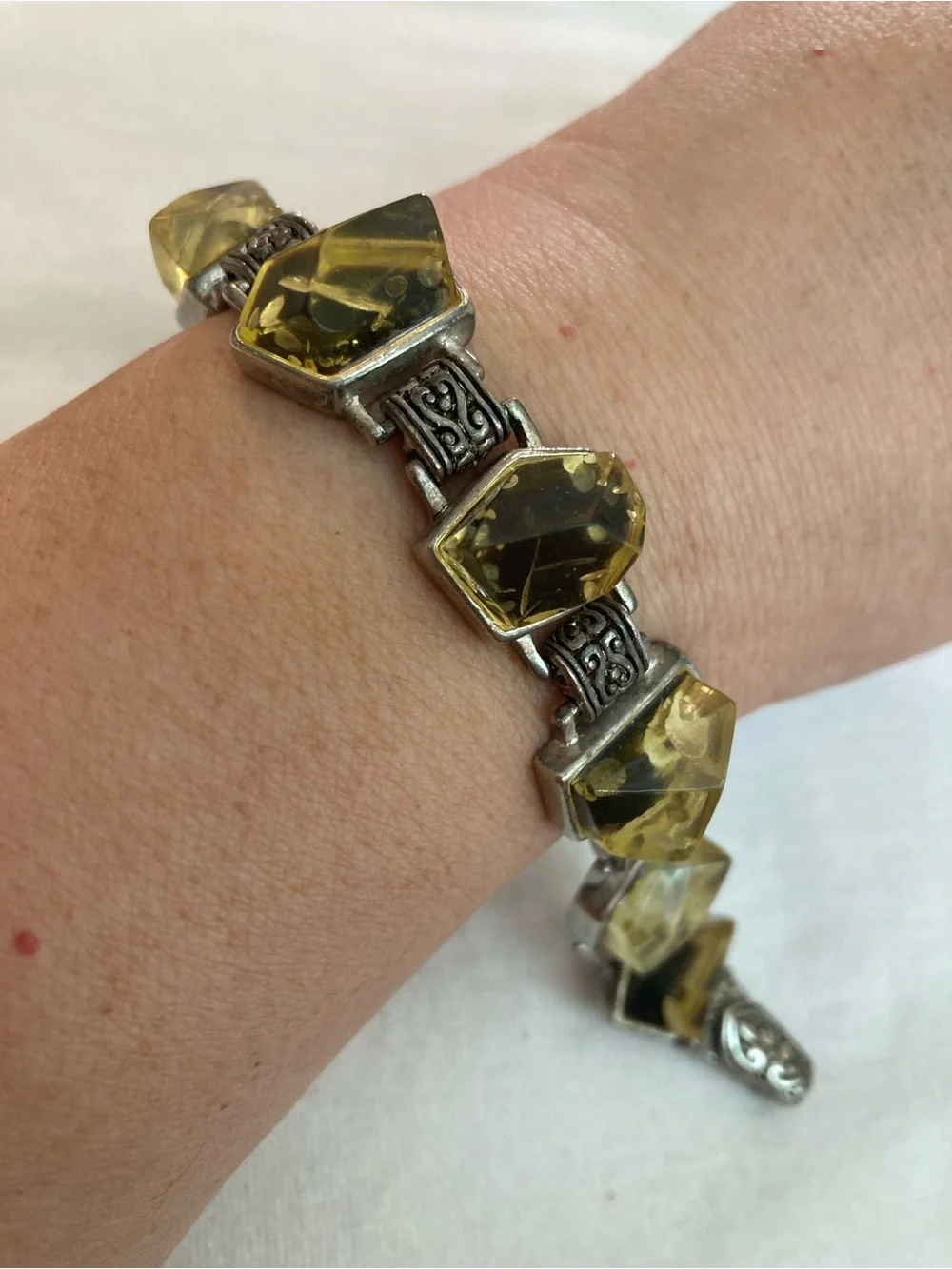 Yellow Green Stones Vintage Bracelet Magnetic Clasp